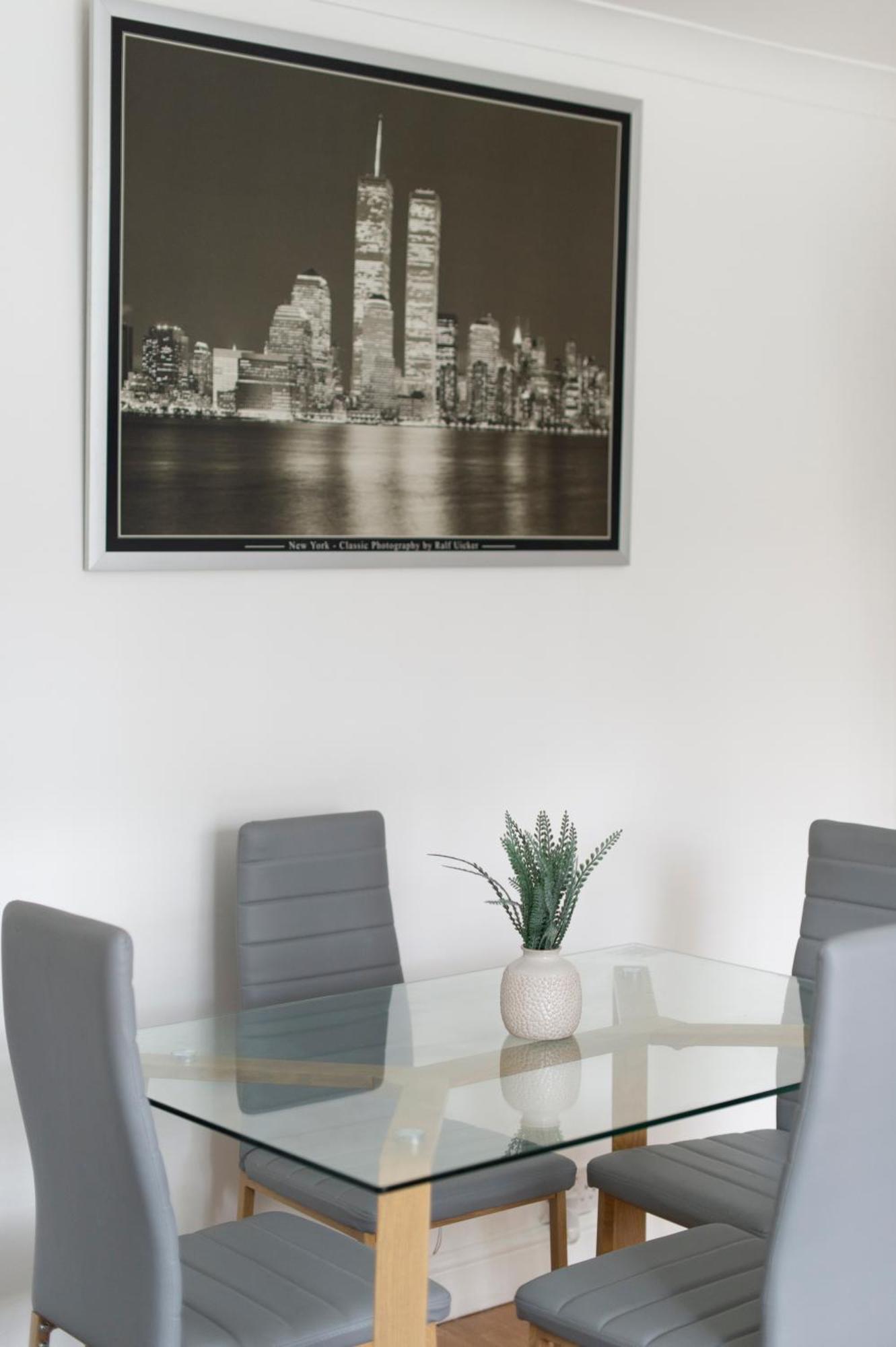 3 Bed House In Rochester 4 Beds Sleeps 7 Wainscot 외부 사진